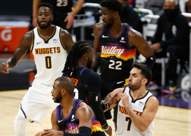 米体：将有一万名左右的那不勒斯球迷远征罗马，警方压力很大（米体：约万名那不勒斯球迷客赴罗马，警方面临巨大压力）