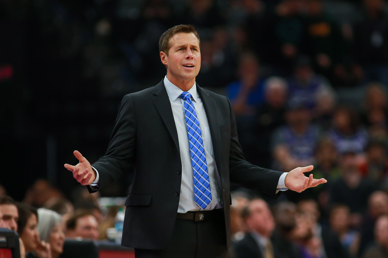 球星任意球脚法惊艳亮相（球星展现惊艳任意球脚法）