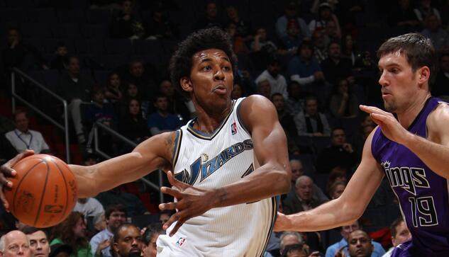 意媒：贡多齐可能在冬窗离开拉齐奥，标价至少3000万欧元（意媒：贡多齐或将冬窗离开拉齐奥，标价不低于3000万欧元）